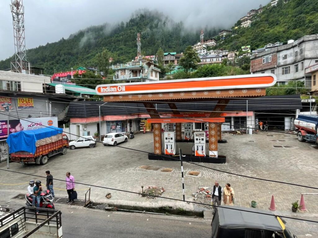 पेट्रोल न होने से सूना पड़ा शास्त्रीनगर का पेट्रोल पंप