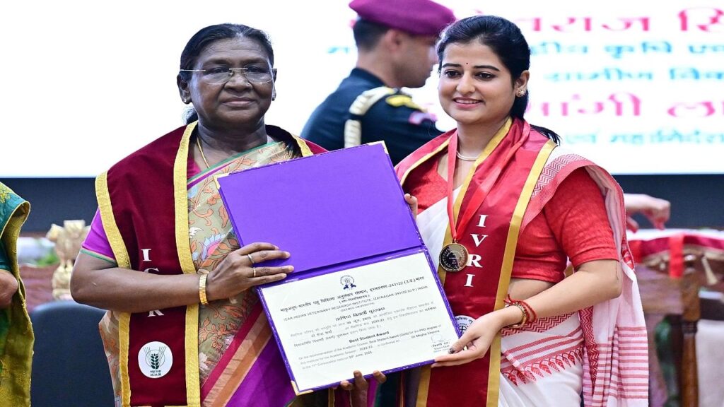 UP: 'पशु चिकित्सा में बेटियों की भागीदारी शुभ संकेत', IVRI में राष्ट्रपति मुर्मू के संबोधन की बड़ी बातें