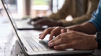 CSIR UGC NET June 2025: सीएसआईआर यूजीसी नेट के लिए आज जरूर कर दें आवेदन, इतने बजे बंद हो जाएगी पंजीकरण विंडो