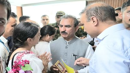 Himachal: दोबारा बसाए जाएंगे आपदा में उजड़े लोग, छोटे लोन के ब्याज की आधी राशि देगी सरकार