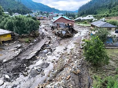 HP Cloudburst: सराज, नाचन और करसोग में 45 से अधिक लोग अभी लापता, जानिए एक सप्ताह कैसा रहेगा माैसम